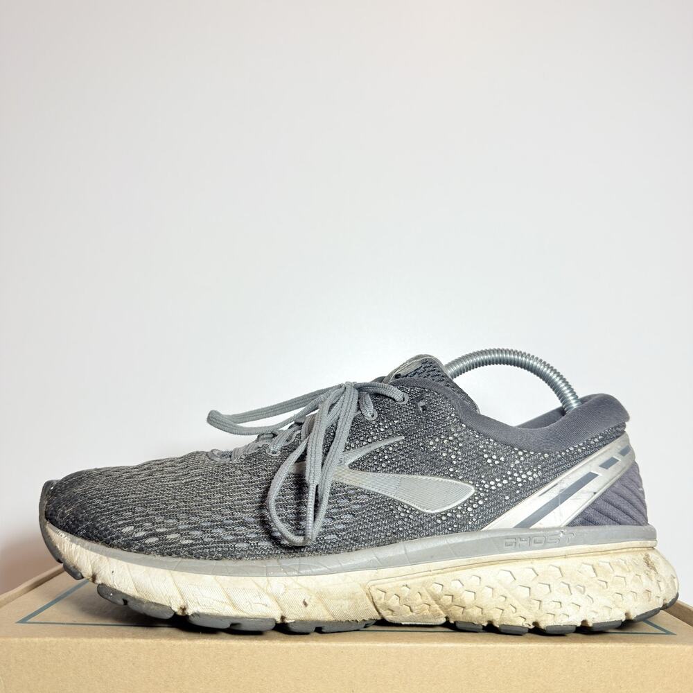 Brooks Ghost 11 Womens Running Shoes Size 9 Grey White Silver Athletic Sneakers